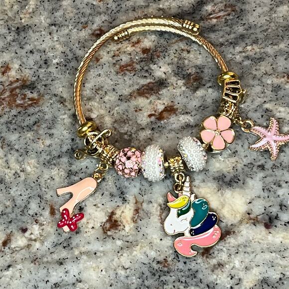 Bracelet Bangle Unicorn Bangle Charm Bracelet in Gold Tone Multi colored - Picture 5 of 5
